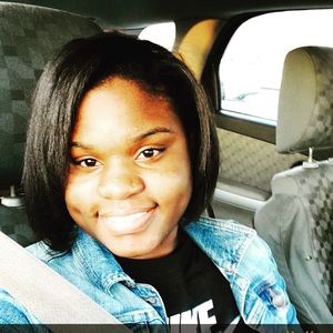 Meet your Posher, Kendra